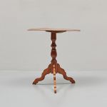 1039 2327 LAMP TABLE